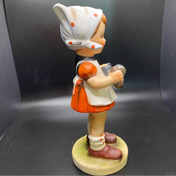 Vintage Rare Little Girl Shoe Polishing Collectible Figurine - Picture 4 of 8